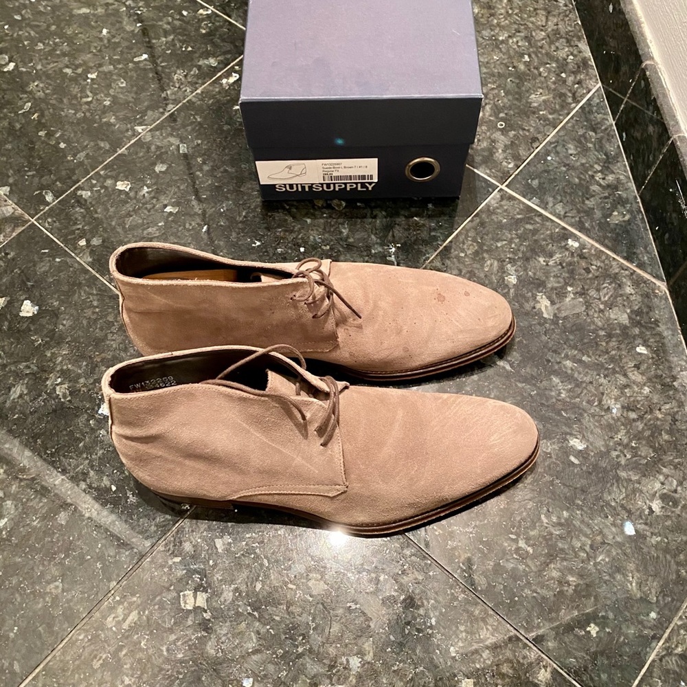 Suitsupply tan suede chukka boots US 8 / EUR 41